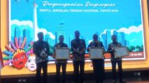 Wagub Aceh Terima Penghargaan Simpul Jaringan Terbaik Arsip Nasional 2025