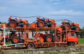Bupati Safaruddin Sukses Lobi Kementan, Abdya Terima 5 Unit Traktor 4WD dari APBN