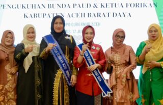 Ratna Sari Dewi Resmi Dikukuhkan sebagai Bunda PAUD dan Ketua Forikan Abdya